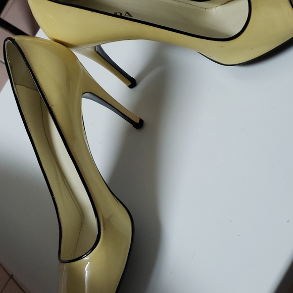 PREVIOUSLY LISTED! Prada peep toes size 39.5 - Picture 5 of 12